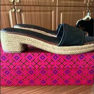 New In Box (NIB) Tory Burch Fleming Espadrille Slide